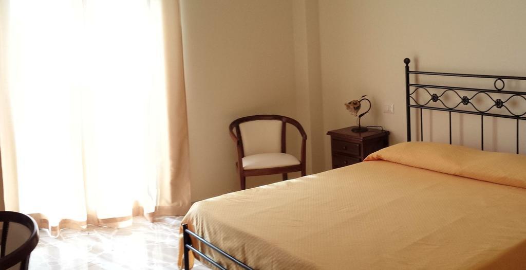 B&B Capo Sant'Alessio Sant'Alessio Siculo Bilik gambar
